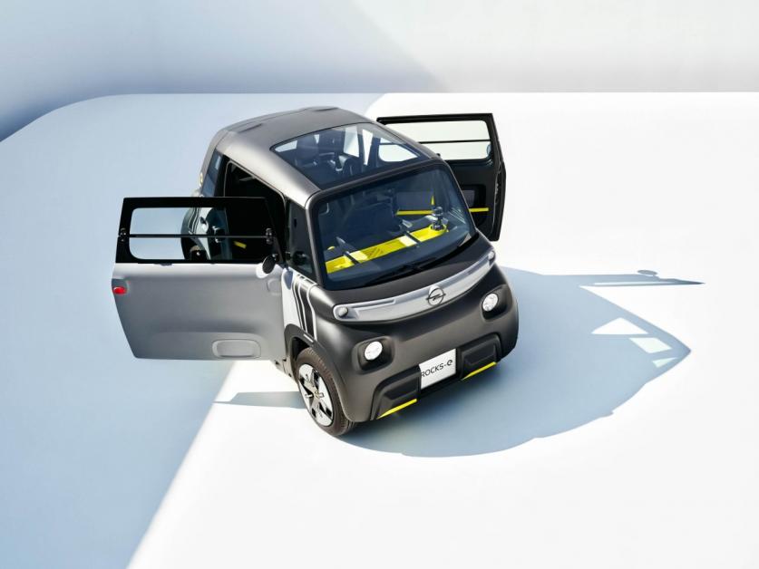 Opel представила сверхкомпактный электромобиль